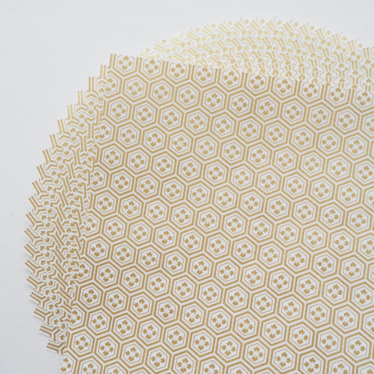 Pack of 20 Sheets 14x14cm Yuzen Washi Origami Paper HZ-375 - White Gold Tortoiseshell Diamond Flower