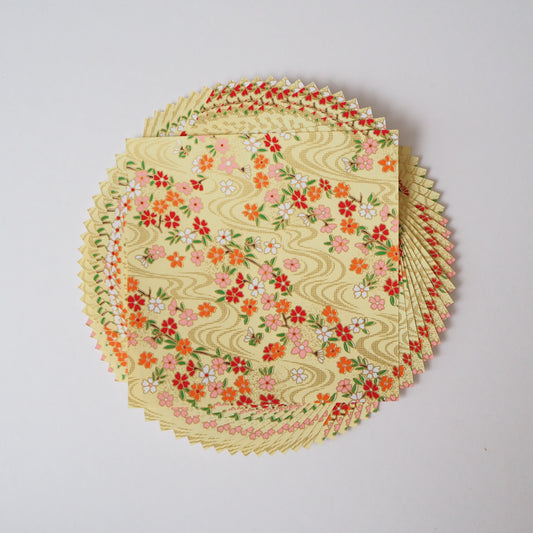 Paquete de 20 hojas de papel para origami Yuzen Washi de 14x14 cm HZ-456 - Flor de cerezo y agua corriente amarilla