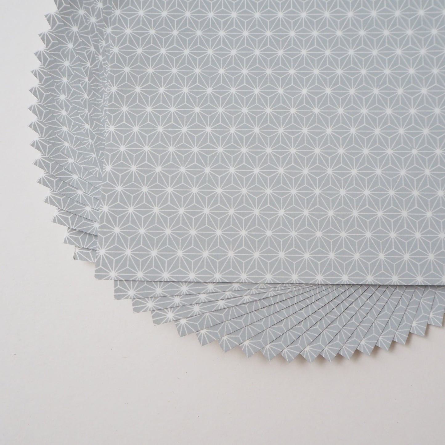 Pack of 20 Sheets 14x14cm Yuzen Washi Origami Paper HZ-415 - Grey Hemp Leaf