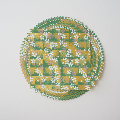 Paquete de 20 hojas de papel Yuzen Washi Origami de 14x14 cm HZ-470 - Tono verde flor de cerezo