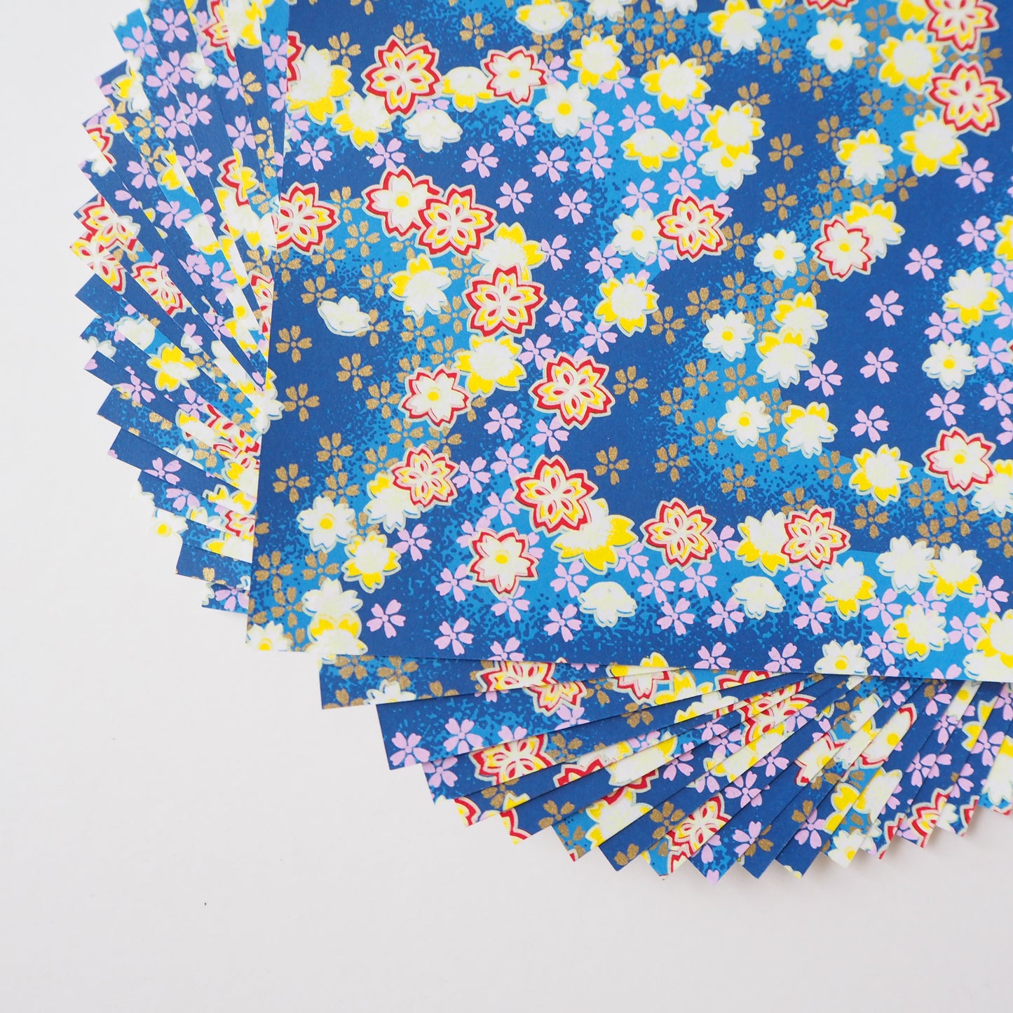 Paquet de 20 feuilles de papier origami Yuzen Washi 14x14 cm HZ-329 - Bleu fleur de cerisier