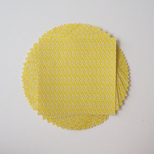Paquet de 20 feuilles de papier origami Yuzen Washi 14x14 cm HZ-377 - Sayagata jaune et blanc