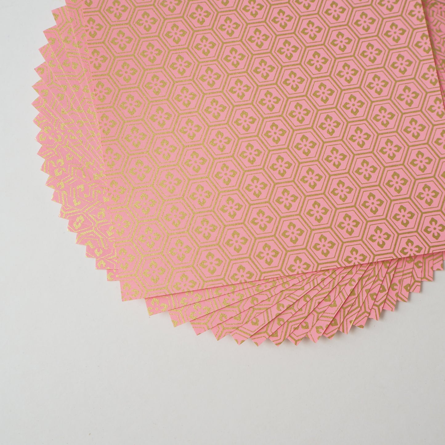 Paquete de 20 hojas de papel para origami Yuzen Washi de 14x14 cm HZ-343 - Flor de diamante de carey de oro rosa