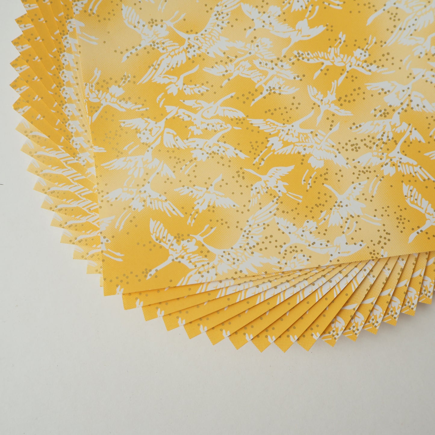 Paquet de 20 feuilles 14x14 cm Papier Origami Yuzen Washi HZ-091 - Grues Jaune Ensoleillé
