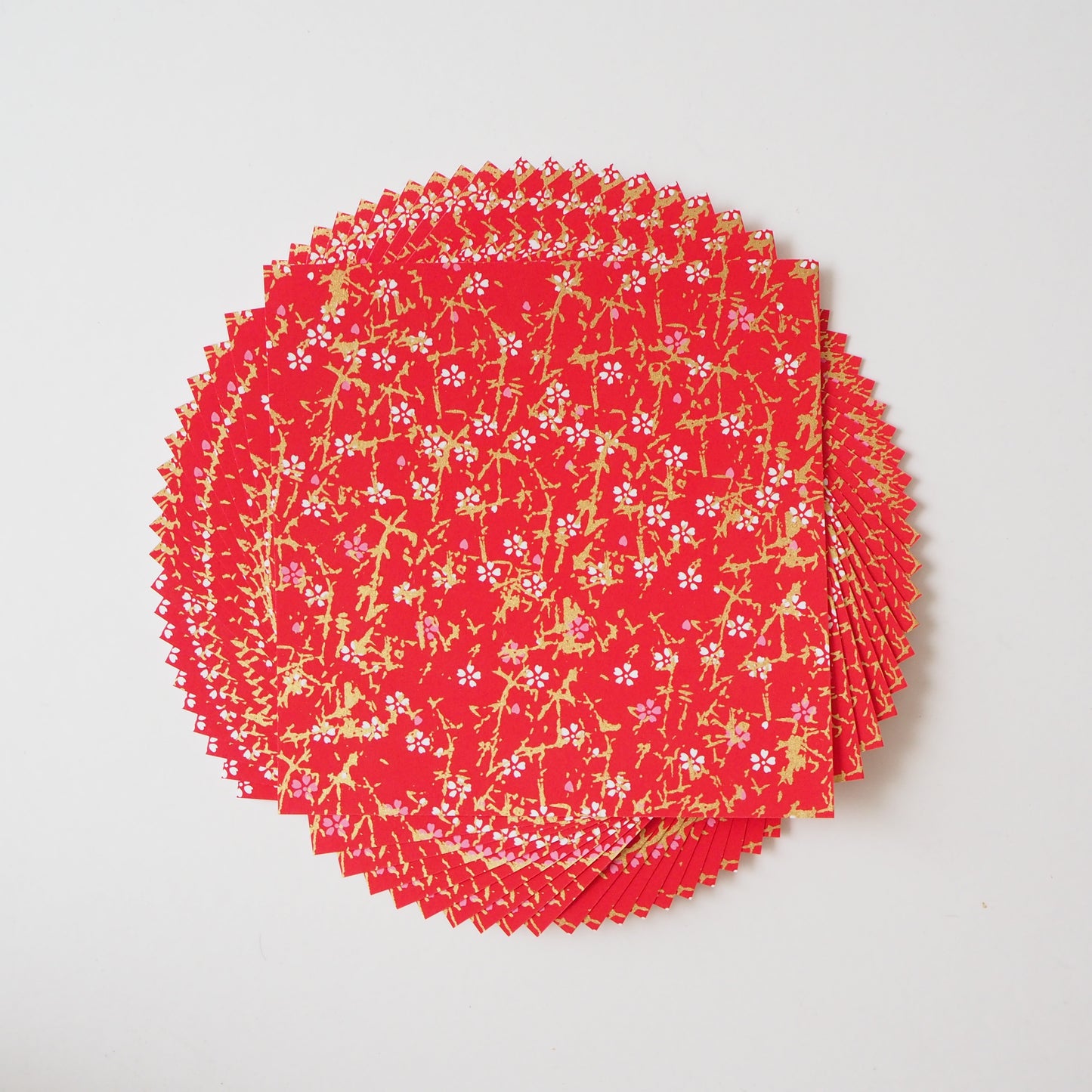 Paquete de 20 hojas de papel para origami Yuzen Washi de 14x14 cm HZ-182 - Rojo flor de cerezo rosa y blanco