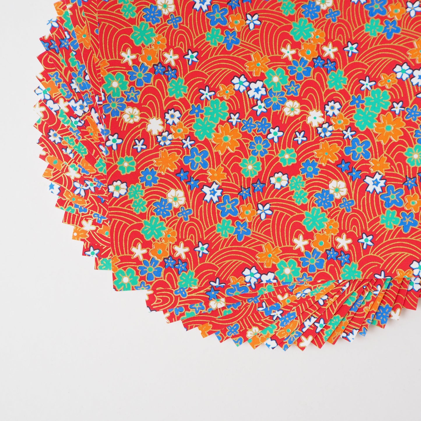 Paquet de 20 feuilles de papier origami Yuzen Washi 14x14 cm HZ-011 - Fleur de cerisier et eau qui coule rouge