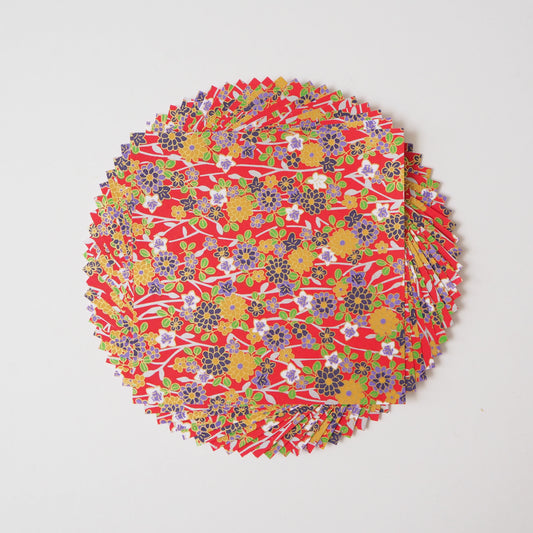 Paquete de 20 hojas de papel Yuzen Washi Origami de 14x14 cm HZ-025 - Crisantemo y campanillas rojas