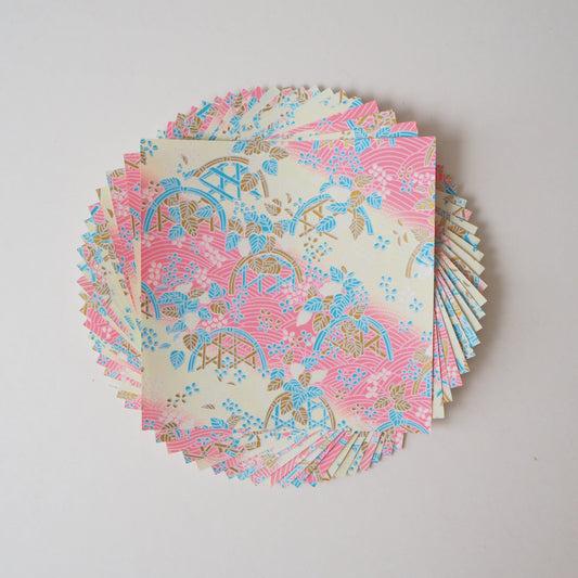 Paquete de 20 hojas de papel Yuzen Washi Origami de 14x14 cm HZ-003 - Cesta de flores color crema rosa