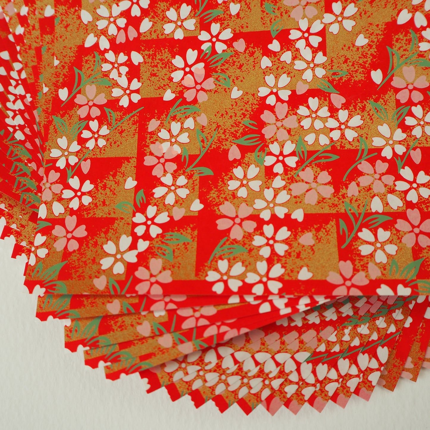 Paquet de 20 feuilles de papier origami Yuzen Washi 14x14 cm HZ-266 - Nuance rouge fleur de cerisier