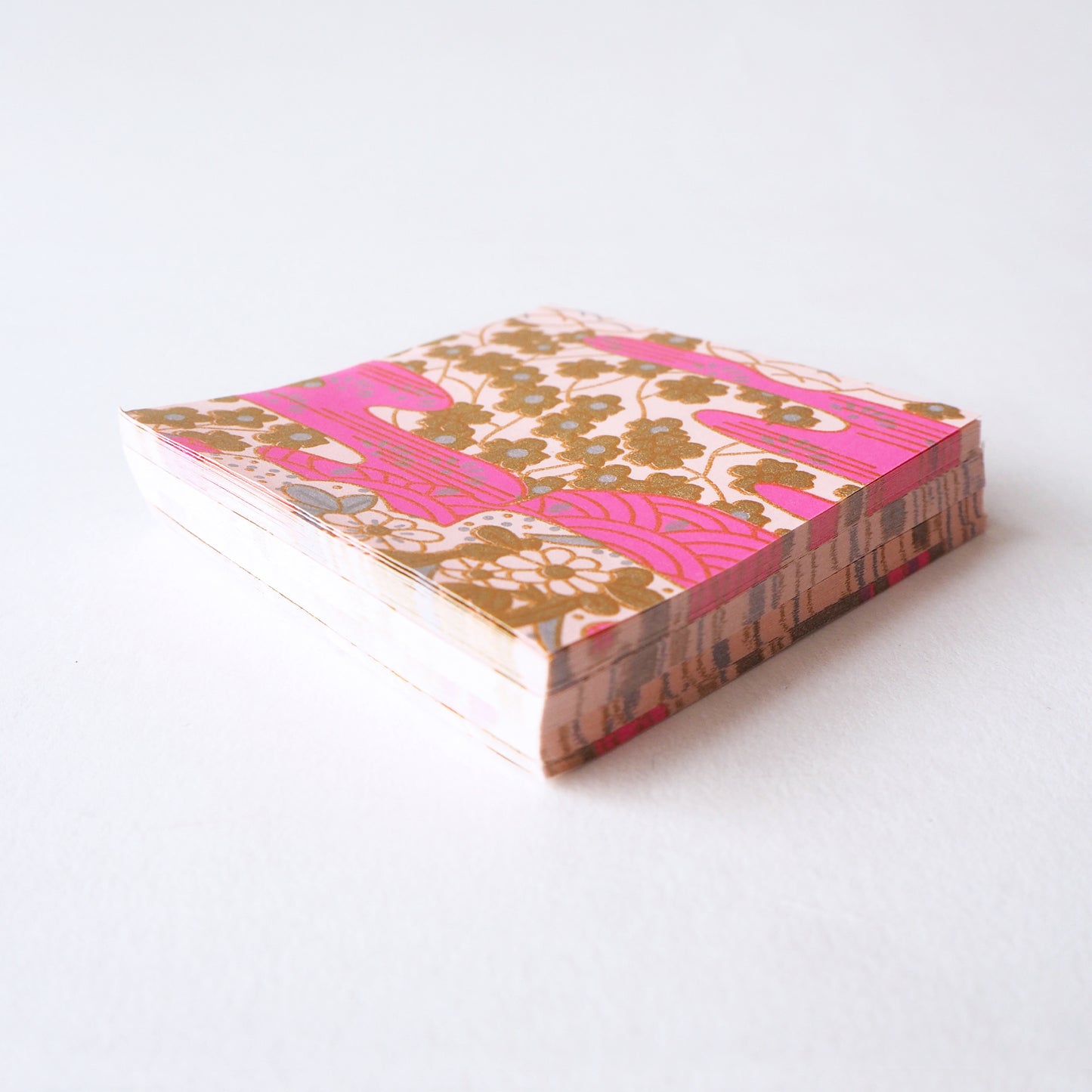 Pack of 100 Sheets 7x7cm Yuzen Washi Origami Paper  HZ-002 - Pink Sea Waves Garden - washi paper - Lavender Home London