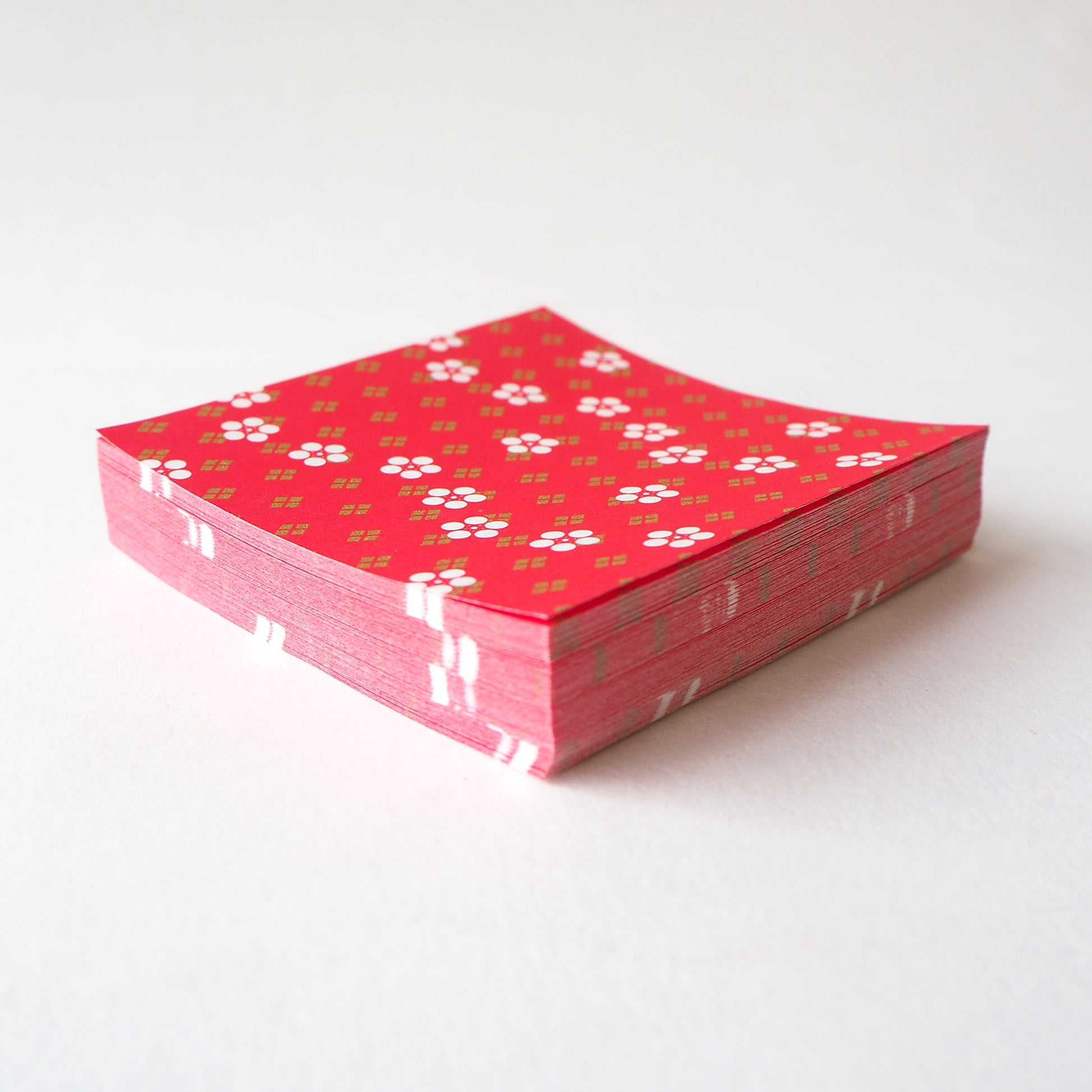 Pack of 100 Sheets 7x7cm Yuzen Washi Origami Paper HZ-216 - Rounded Cherry Blossom & Diamond Flower Red - washi paper - Lavender Home London