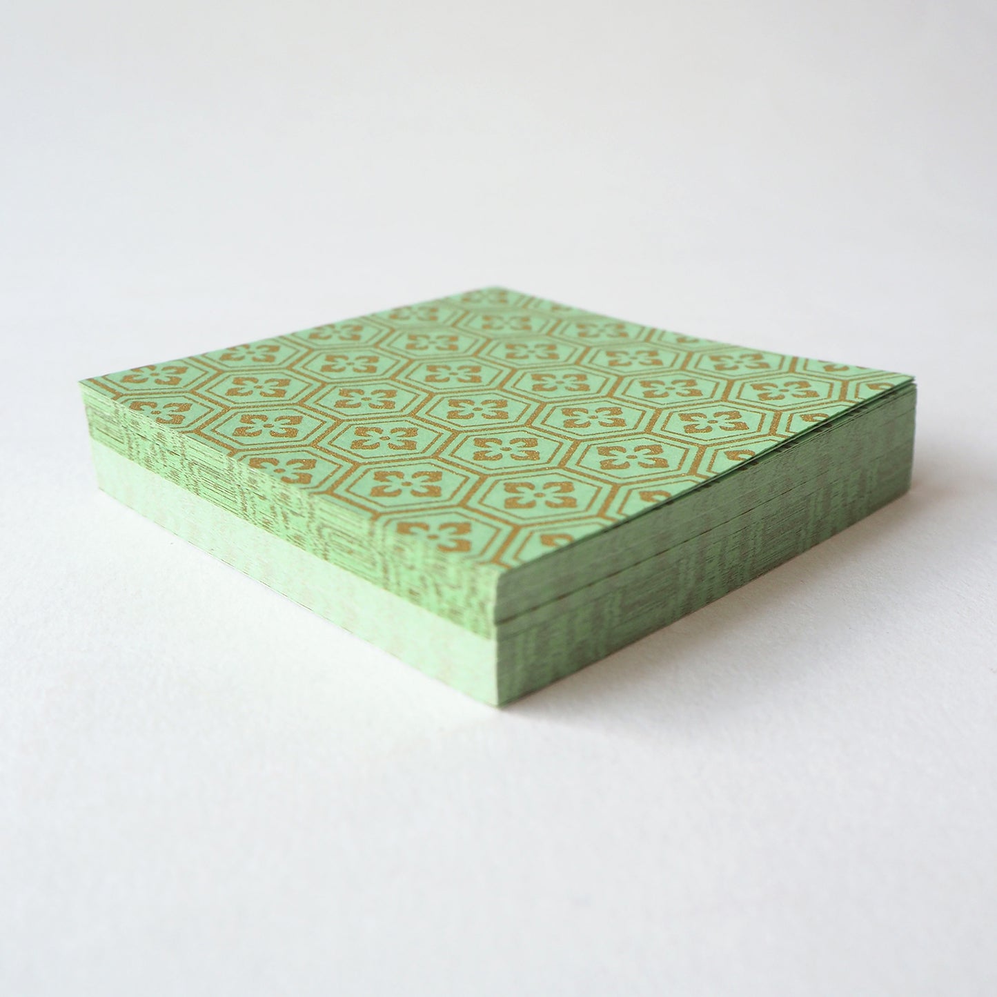Pack of 100 Sheets 7x7cm Yuzen Washi Origami Paper HZ-256 - Mint Gold Tortoiseshell Diamond Flower - washi paper - Lavender Home London
