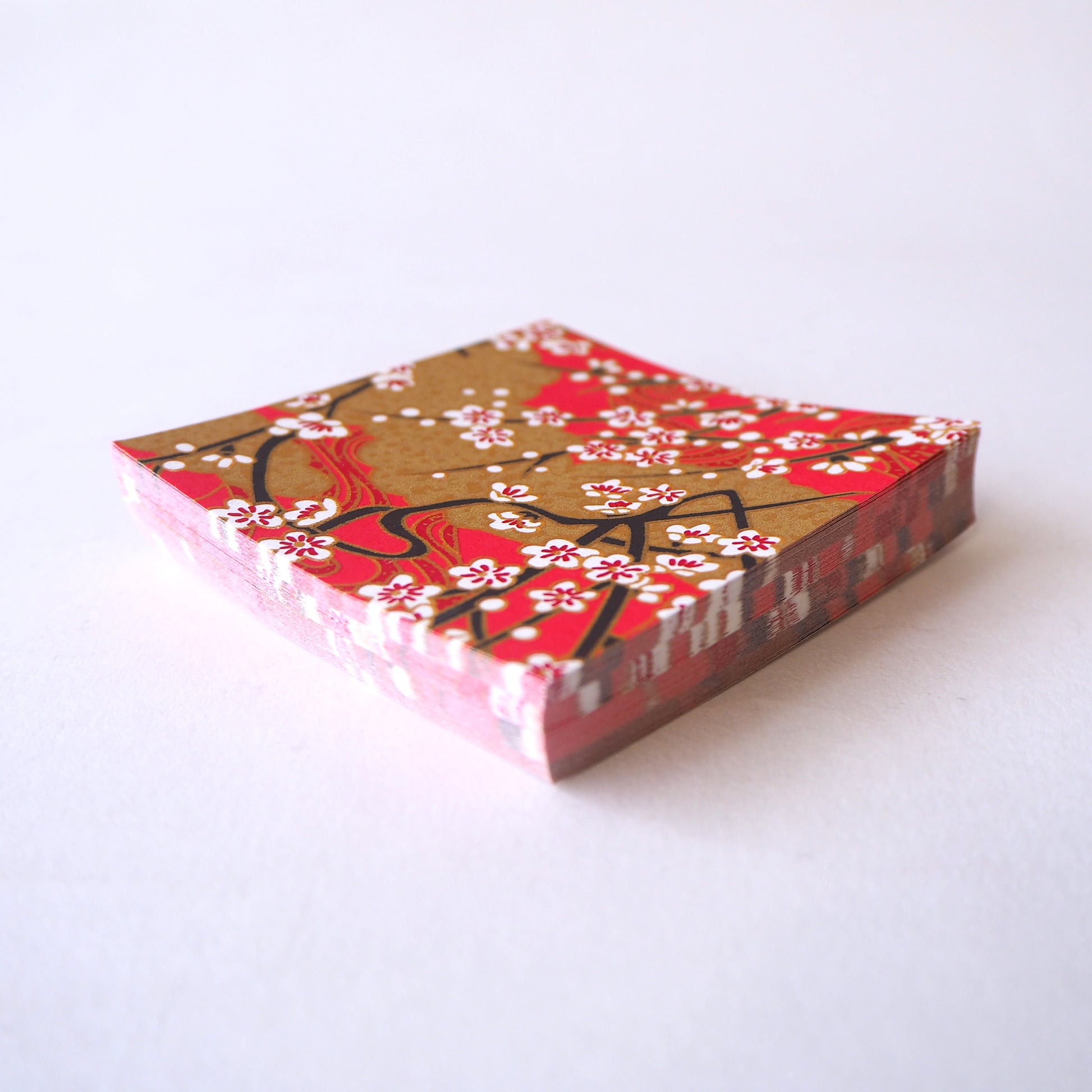 Pack of 100 Sheets 7x7cm Yuzen Washi Origami Paper HZ-383 - Cherry Blossom & Gold Clouds Red - washi paper - Lavender Home London