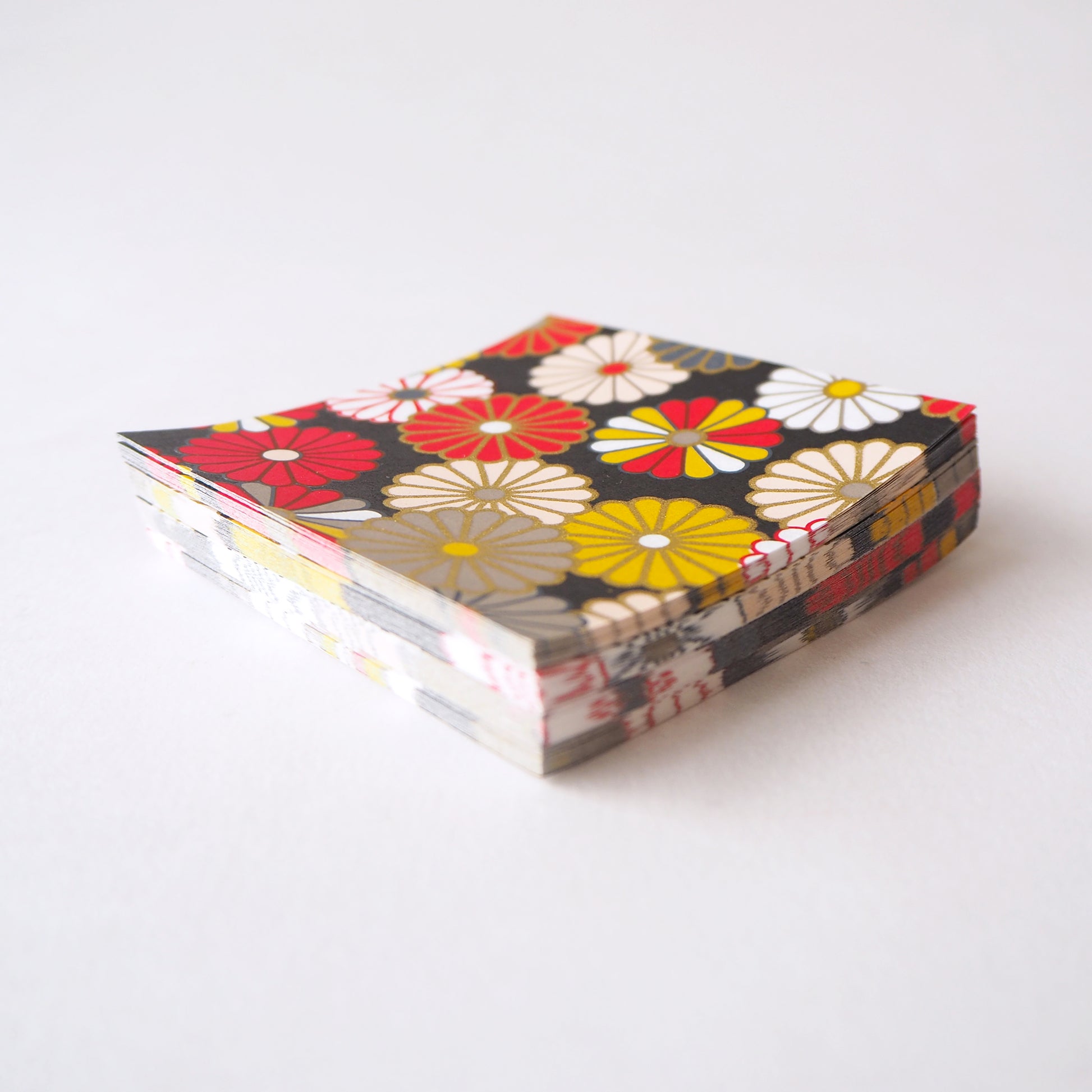 Pack of 100 Sheets 7x7cm Yuzen Washi Origami Paper HZ-460 - Traditional Chrysanthemum - washi paper - Lavender Home London