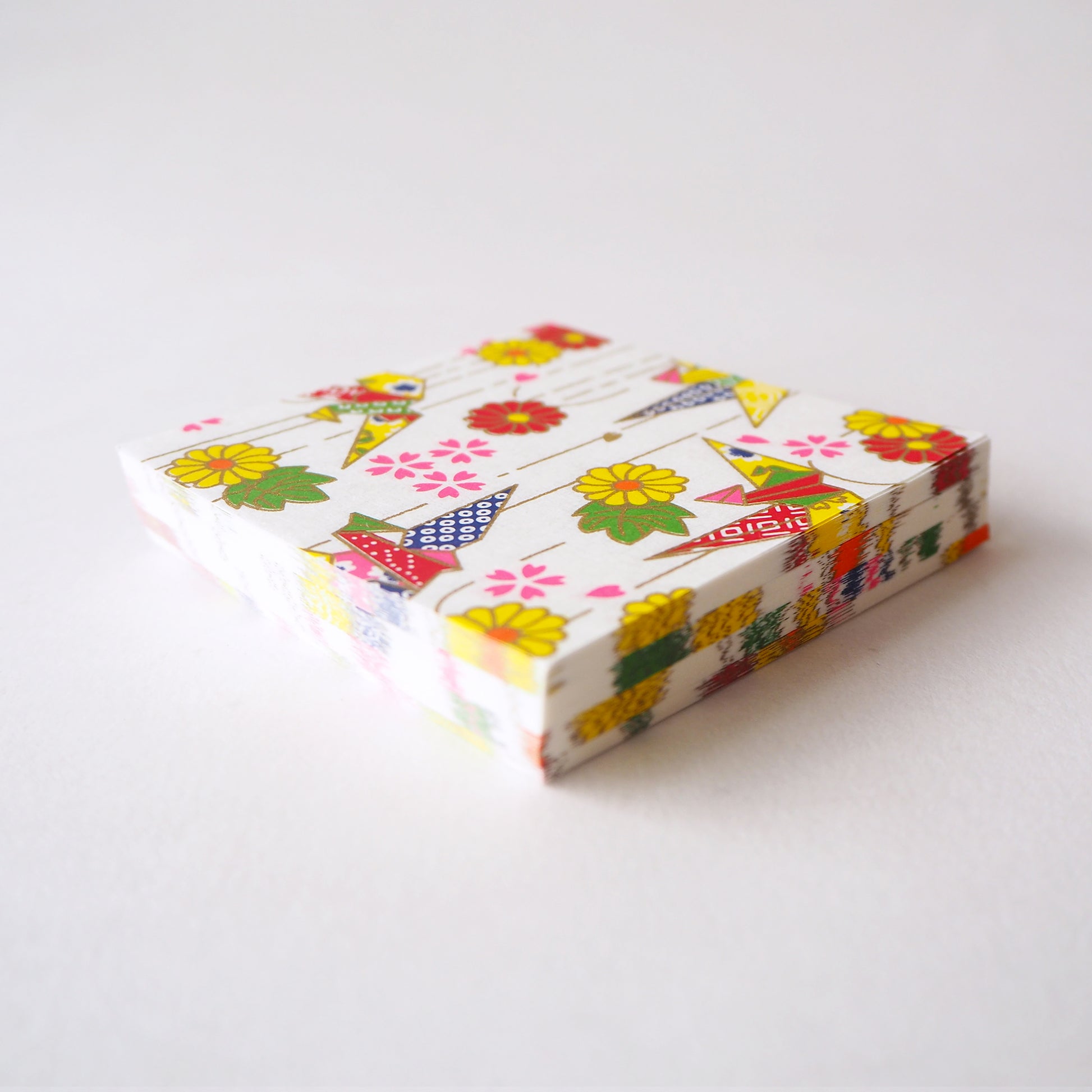 Pack of 100 Sheets 7x7cm Yuzen Washi Origami Paper HZ-462 - Origami Cranes White (S) - washi paper - Lavender Home London