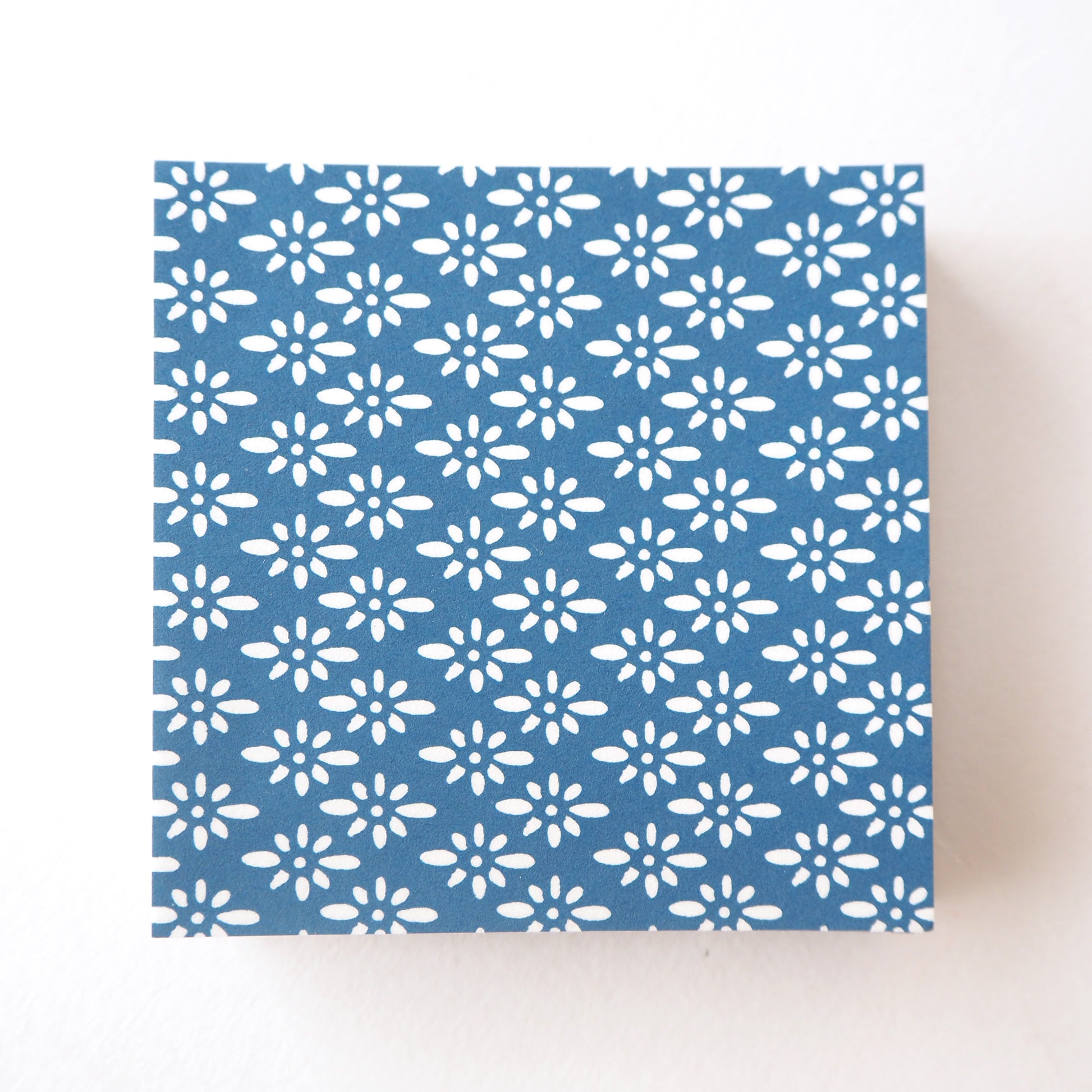 Pack of 100 Sheets 7x7cm Yuzen Washi Origami Paper HZ-472 - Prussian Blue Diamond Flower - washi paper - Lavender Home London