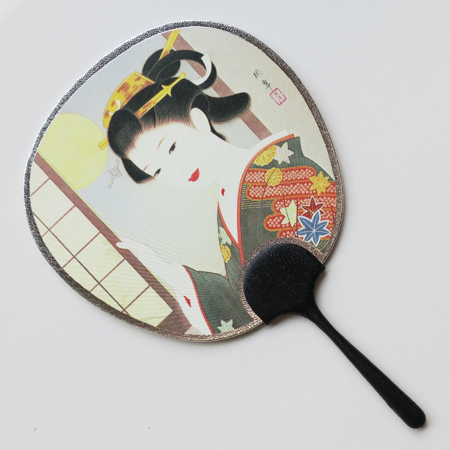 Tarjeta de felicitación pequeña abanico Uchiwa - Mujer junto a la ventana 